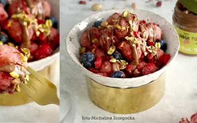 Różowe kuleczki z fasoli